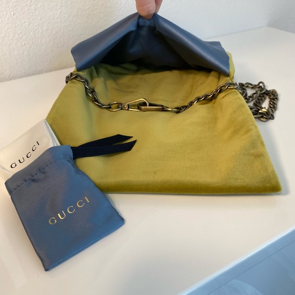 New Gucci Soft Velvet Sunglasses Pouch and Chain only - Picture 6 of 12